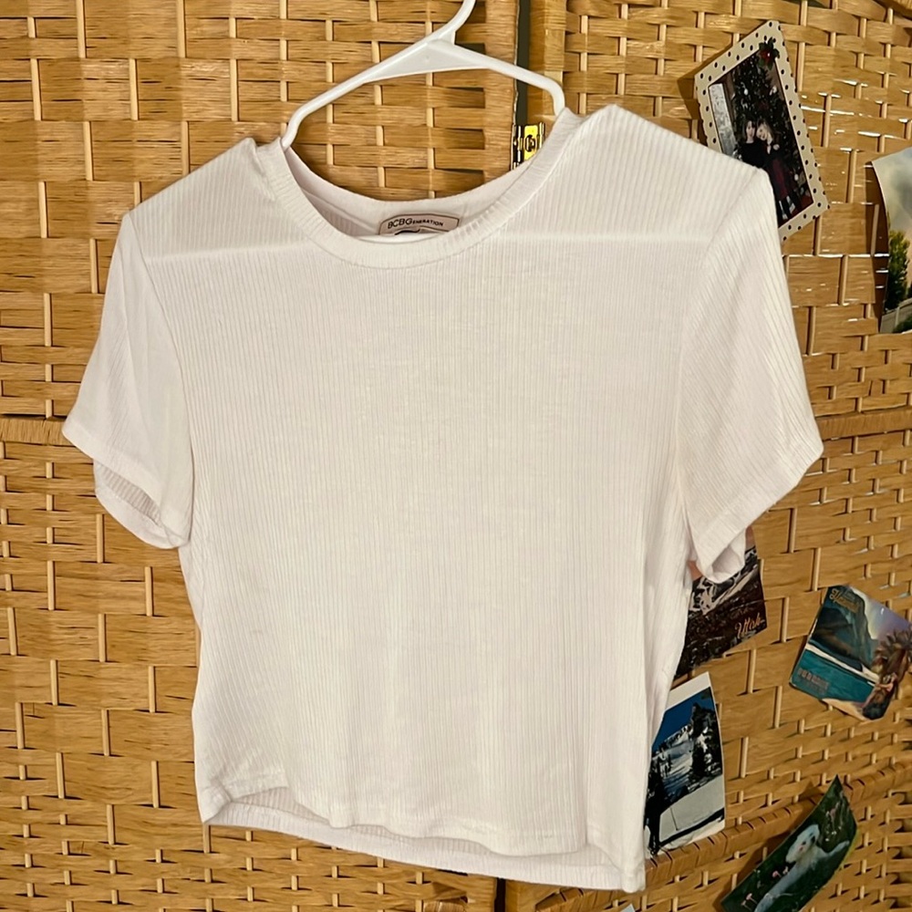 White crop tee shirt size medium